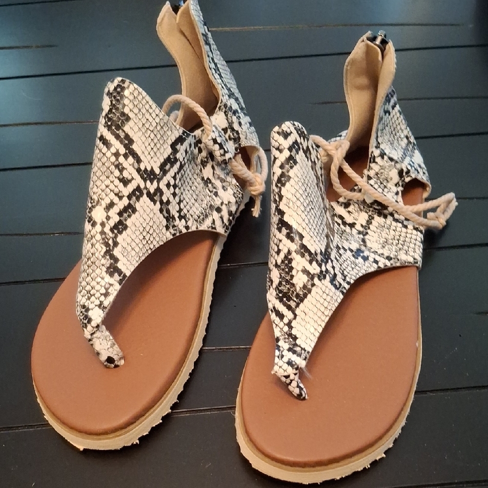 Snakeskin Pattern Sandals